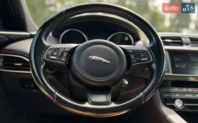 Внедорожник / Кроссовер Jaguar F-Pace 2017 в Львове фото 19 Внедорожник / Кроссовер Jaguar F-Pace 2017 в Львове