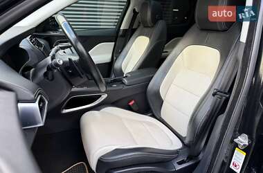 Внедорожник / Кроссовер Jaguar F-Pace 2016 в 