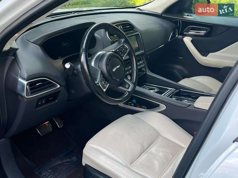 Позашляховик / Кросовер Jaguar F-Pace 2018 в Києві