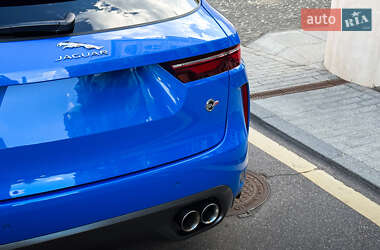 Внедорожник / Кроссовер Jaguar F-Pace 2021 в 