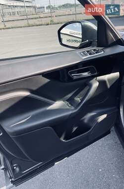 Позашляховик / Кросовер Jaguar F-Pace 2017 в 