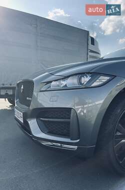 Позашляховик / Кросовер Jaguar F-Pace 2017 в 