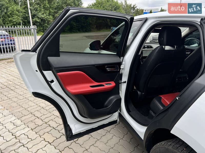 Внедорожник / Кроссовер Jaguar F-Pace 2017 в Нововолынске