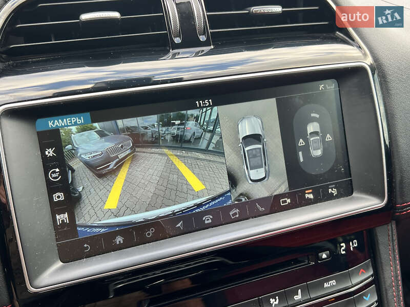 Внедорожник / Кроссовер Jaguar F-Pace 2017 в Нововолынске