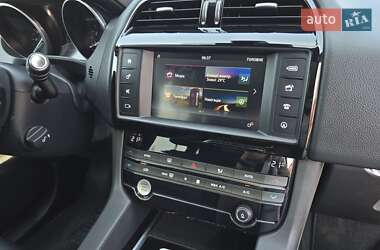 Внедорожник / Кроссовер Jaguar F-Pace 2017 в 