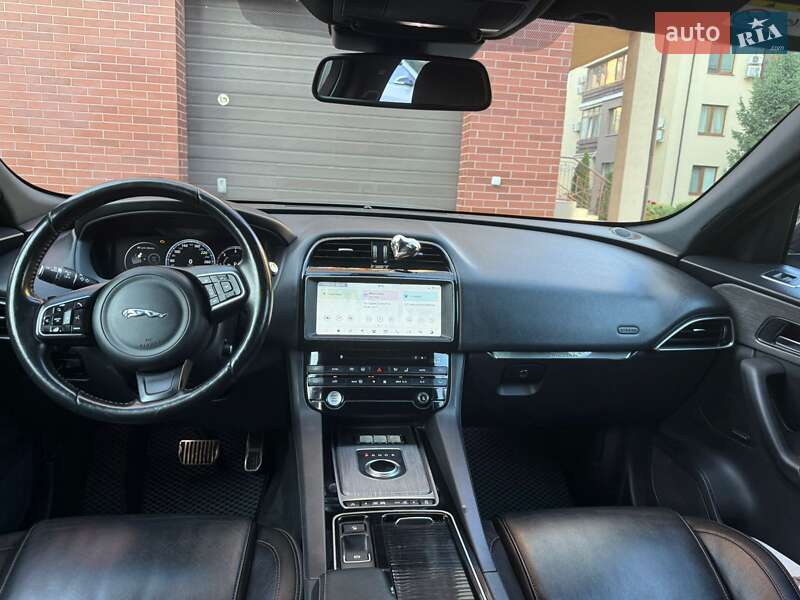 Внедорожник / Кроссовер Jaguar F-Pace 2016 в Запорожье