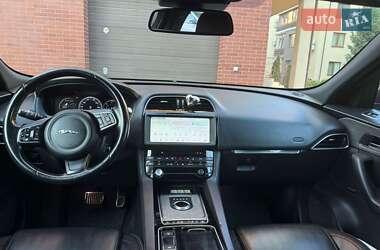 Внедорожник / Кроссовер Jaguar F-Pace 2016 в 