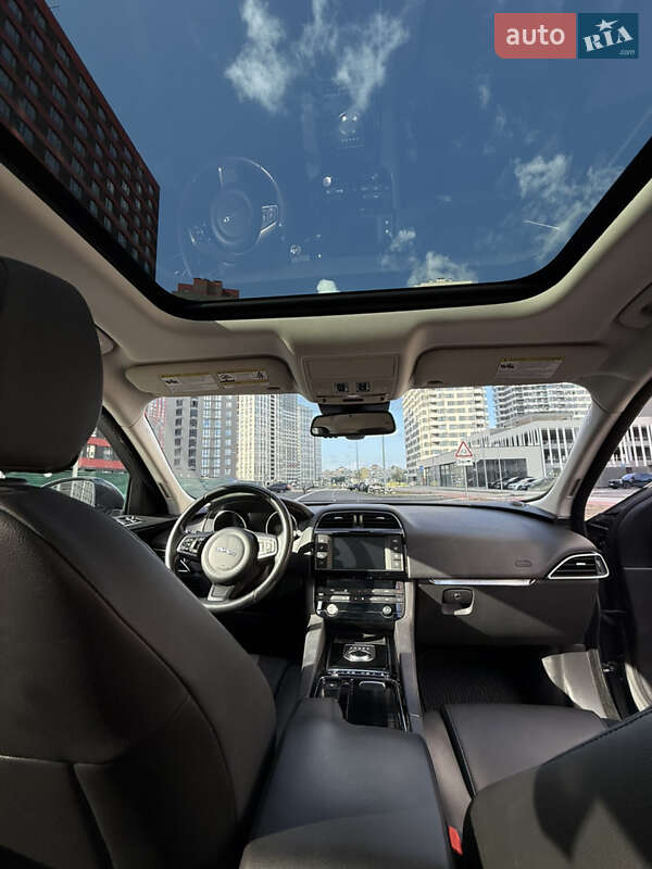 Позашляховик / Кросовер Jaguar F-Pace 2017 в Києві