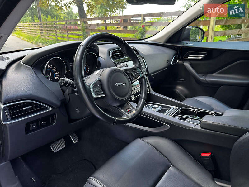 Внедорожник / Кроссовер Jaguar F-Pace 2016 в Киеве
