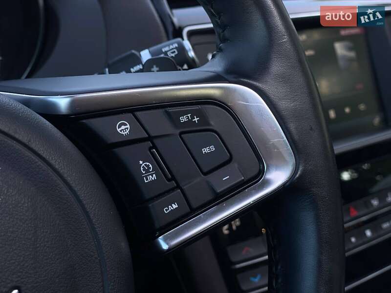 Внедорожник / Кроссовер Jaguar F-Pace 2017 в Киеве