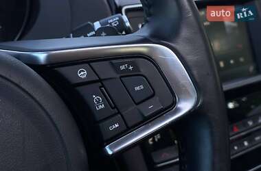 Внедорожник / Кроссовер Jaguar F-Pace 2017 в 