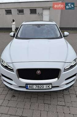 Позашляховик / Кросовер Jaguar F-Pace 2016 в 