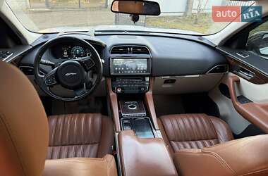 Позашляховик / Кросовер Jaguar F-Pace 2016 в 