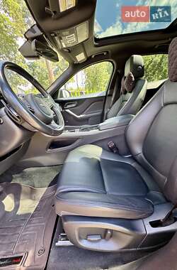 Позашляховик / Кросовер Jaguar F-Pace 2017 в 