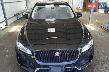Внедорожник / Кроссовер Jaguar F-Pace 2020 в 