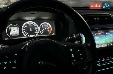 Внедорожник / Кроссовер Jaguar F-Pace 2018 в 