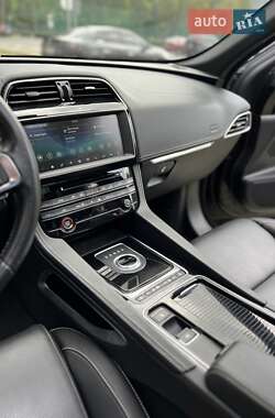 Внедорожник / Кроссовер Jaguar F-Pace 2018 в 