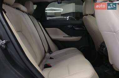 Позашляховик / Кросовер Jaguar F-Pace 2016 в 