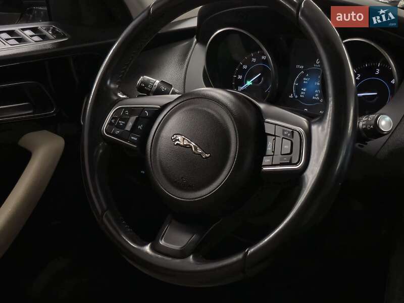 Внедорожник / Кроссовер Jaguar F-Pace 2016 в Николаеве фото 15 Внедорожник / Кроссовер Jaguar F-Pace 2016 в Николаеве