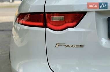 Внедорожник / Кроссовер Jaguar F-Pace 2018 в 