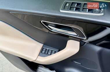 Внедорожник / Кроссовер Jaguar F-Pace 2018 в 