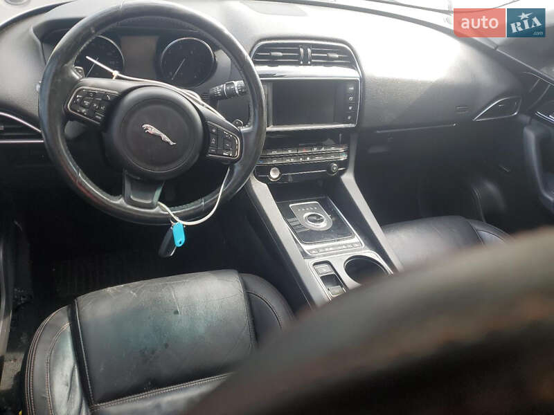 Позашляховик / Кросовер Jaguar F-Pace 2017 в Хмельницькому фото 4 Позашляховик / Кросовер Jaguar F-Pace 2017 в Хмельницькому