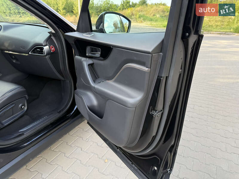 Позашляховик / Кросовер Jaguar F-Pace 2017 в Луцьку