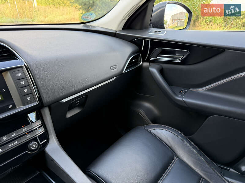 Позашляховик / Кросовер Jaguar F-Pace 2017 в Луцьку