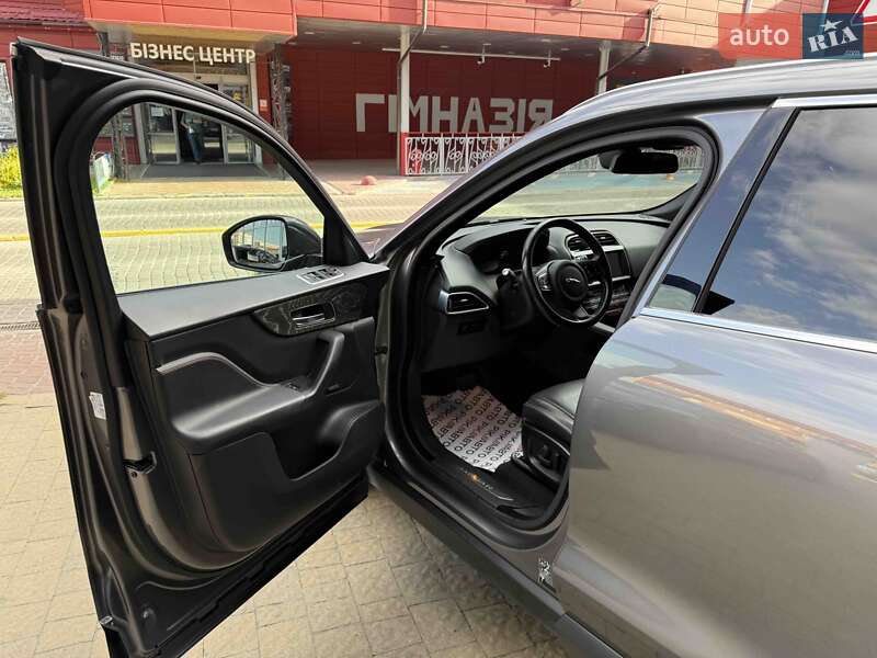 Внедорожник / Кроссовер Jaguar F-Pace 2016 в Львове фото 11 Внедорожник / Кроссовер Jaguar F-Pace 2016 в Львове
