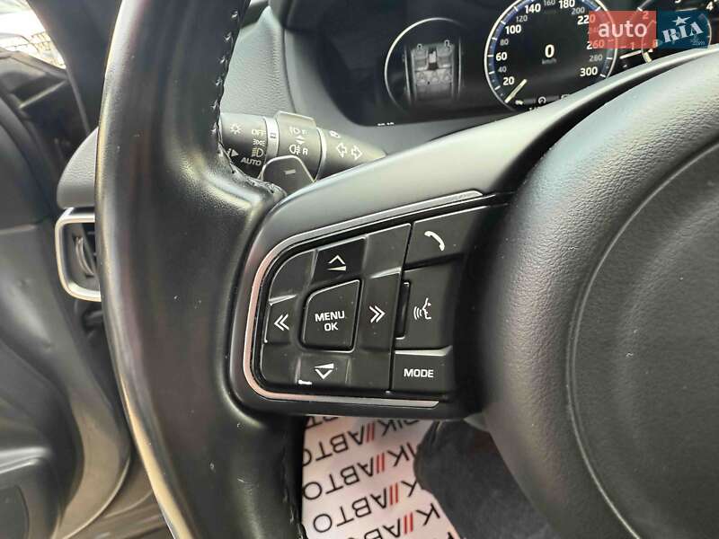 Внедорожник / Кроссовер Jaguar F-Pace 2016 в Львове фото 22 Внедорожник / Кроссовер Jaguar F-Pace 2016 в Львове