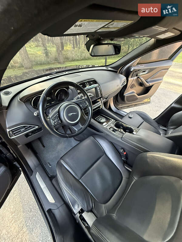 Позашляховик / Кросовер Jaguar F-Pace 2016 в Чернігові