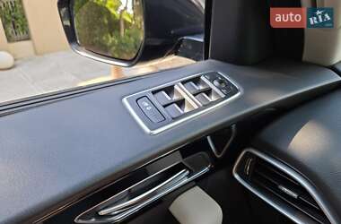 Позашляховик / Кросовер Jaguar F-Pace 2017 в 