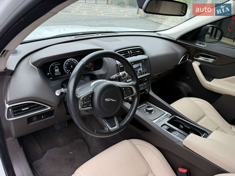 Позашляховик / Кросовер Jaguar F-Pace 2017 в Івано-Франківську