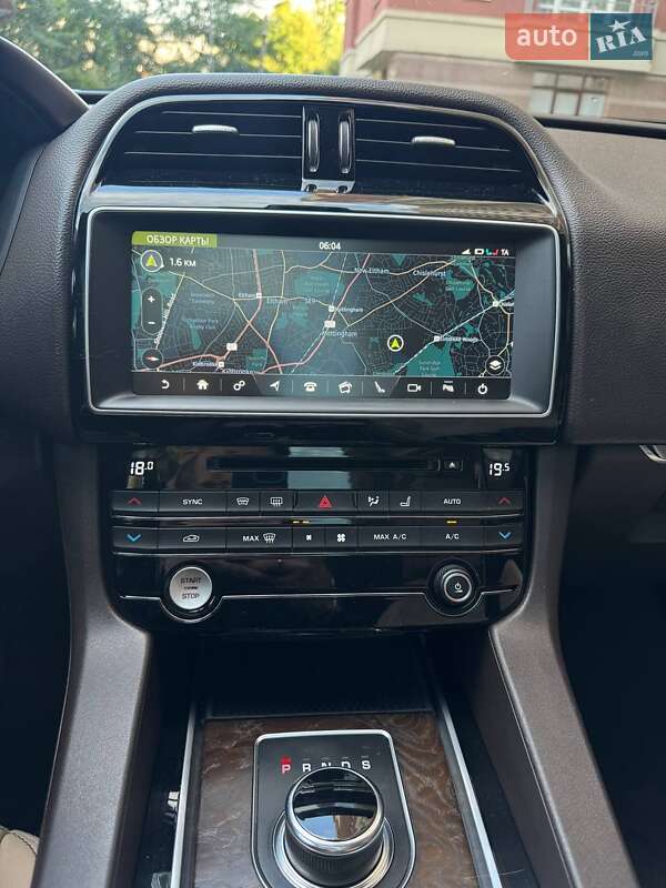 Внедорожник / Кроссовер Jaguar F-Pace 2016 в Киеве