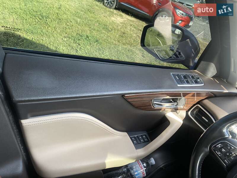 Позашляховик / Кросовер Jaguar F-Pace 2016 в Хмельницькому фото 24 Позашляховик / Кросовер Jaguar F-Pace 2016 в Хмельницькому