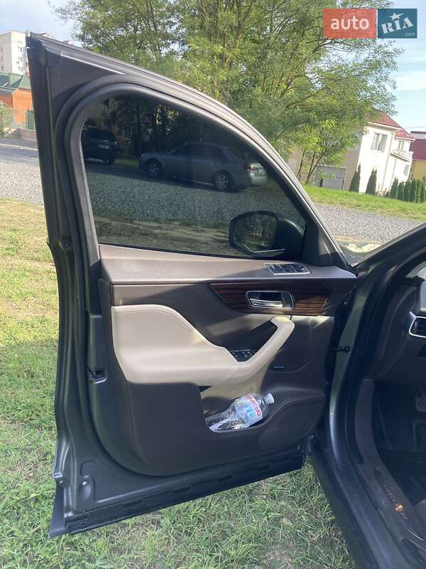 Позашляховик / Кросовер Jaguar F-Pace 2016 в Хмельницькому фото 41 Позашляховик / Кросовер Jaguar F-Pace 2016 в Хмельницькому