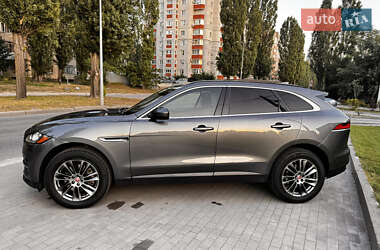 Позашляховик / Кросовер Jaguar F-Pace 2017 в 