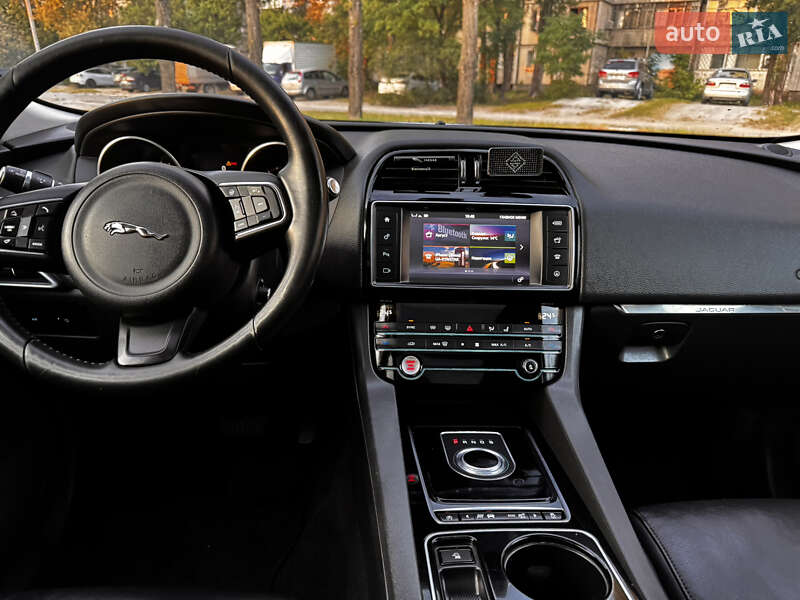 Внедорожник / Кроссовер Jaguar F-Pace 2017 в Кременчуге