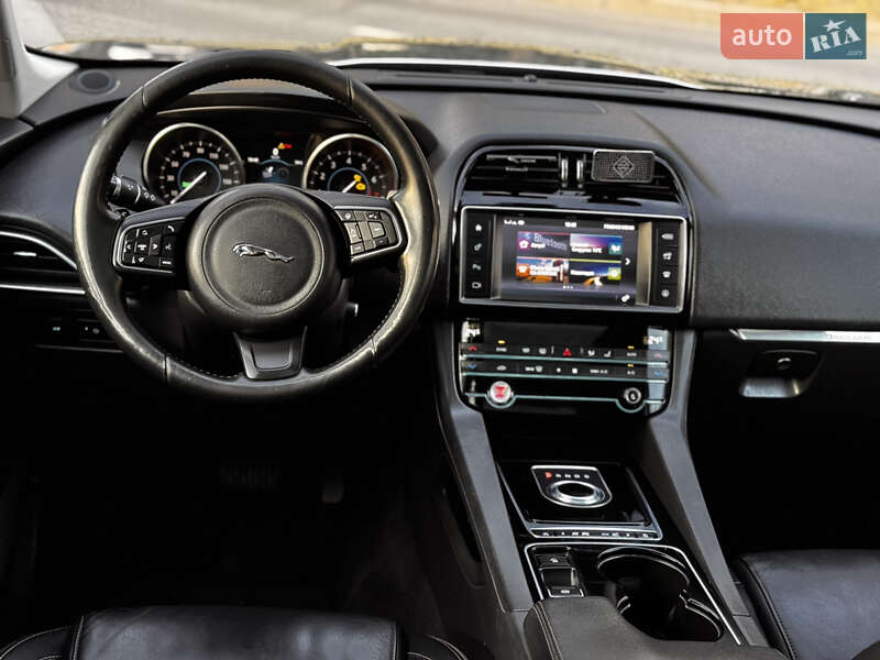 Внедорожник / Кроссовер Jaguar F-Pace 2017 в Кременчуге