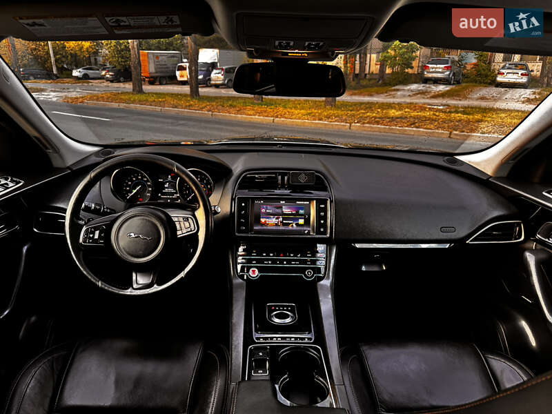 Внедорожник / Кроссовер Jaguar F-Pace 2017 в Кременчуге