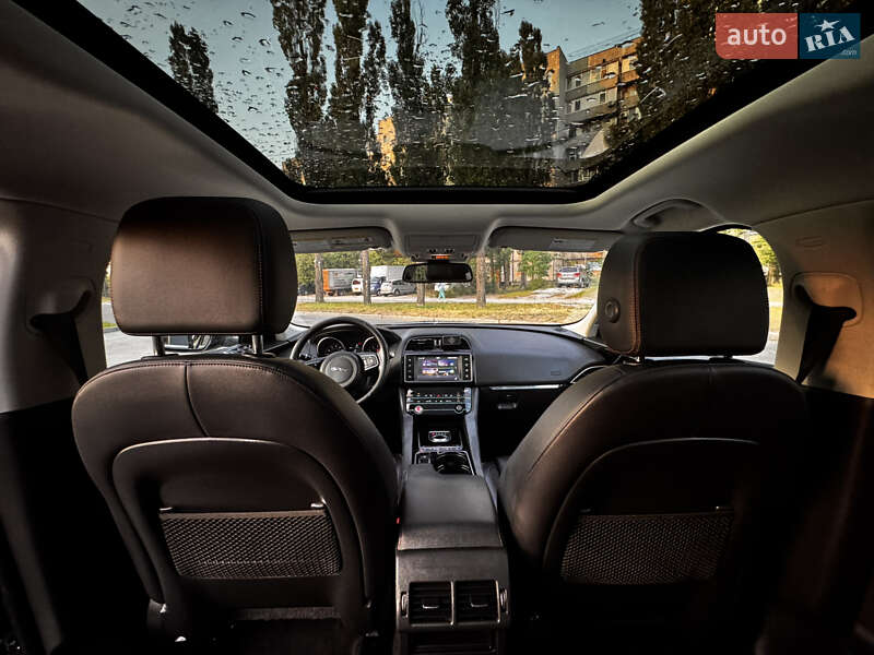 Позашляховик / Кросовер Jaguar F-Pace 2017 в Кременчуці