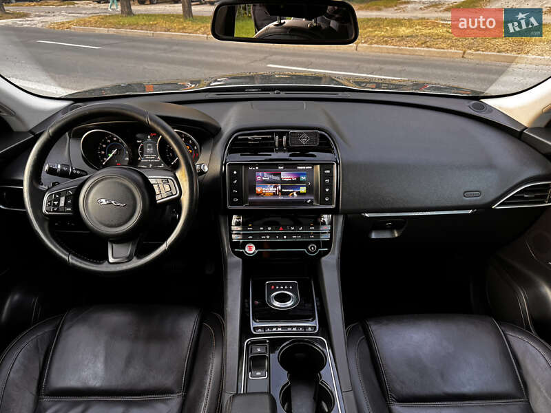 Внедорожник / Кроссовер Jaguar F-Pace 2017 в Кременчуге