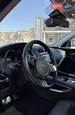 Внедорожник / Кроссовер Jaguar F-Pace 2016 в 
