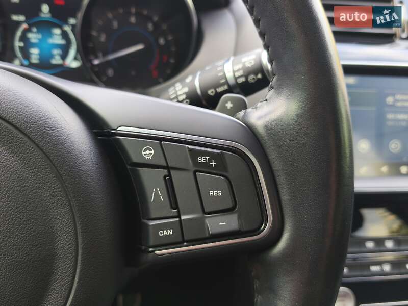Позашляховик / Кросовер Jaguar F-Pace 2018 в Дніпрі
