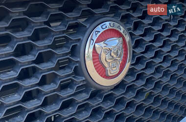 Внедорожник / Кроссовер Jaguar F-Pace 2017 в 