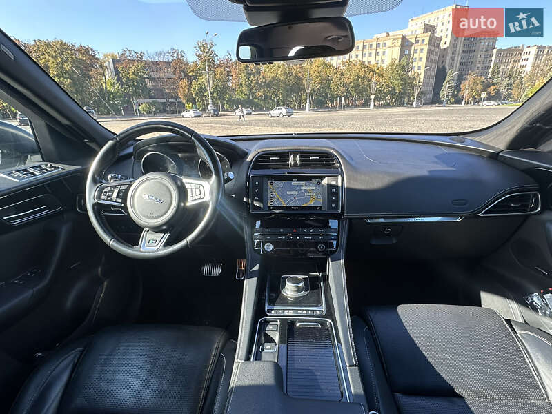 Позашляховик / Кросовер Jaguar F-Pace 2017 в Харкові