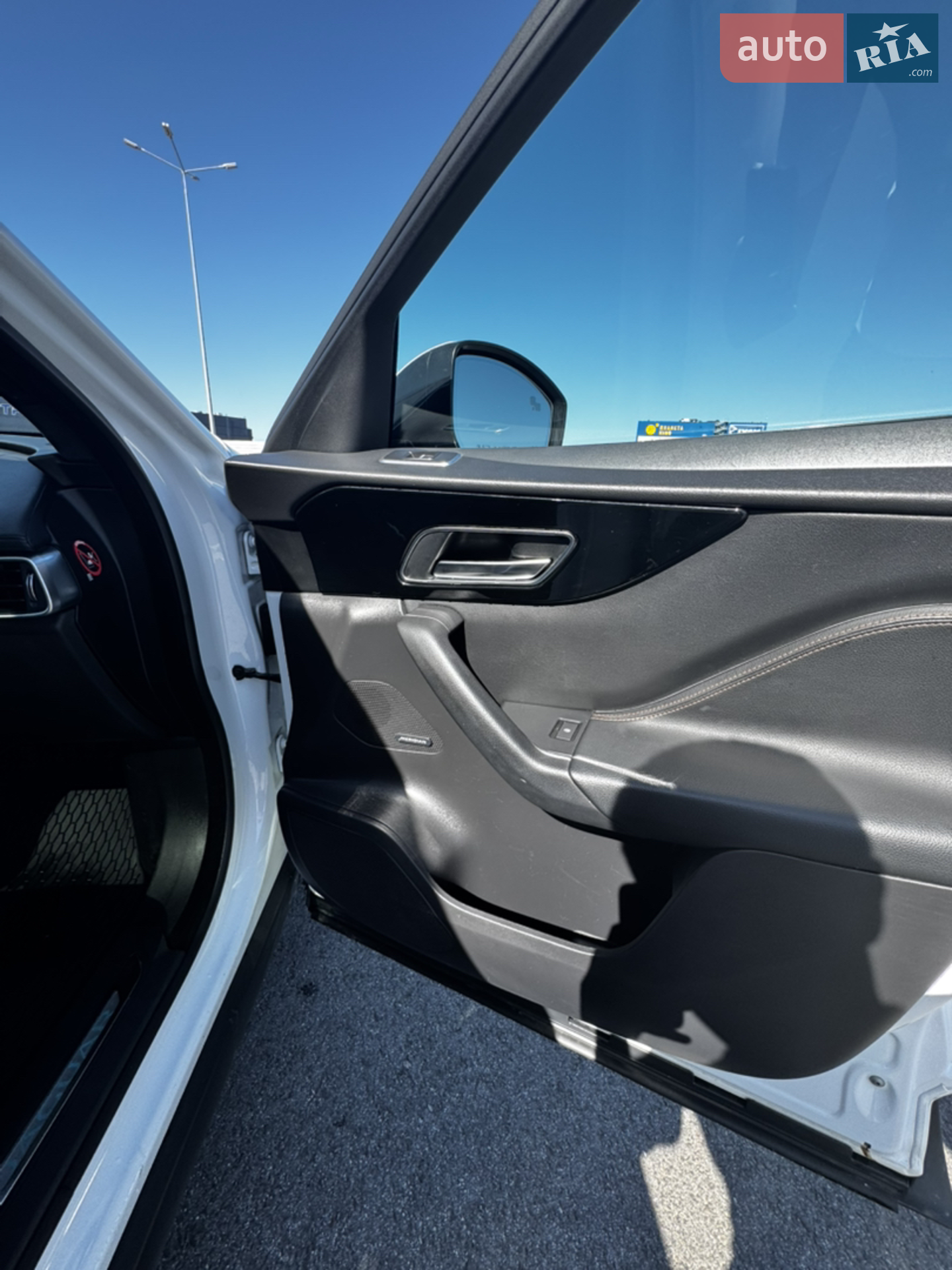 2018 Jaguar F-Pace - мініатюра 11