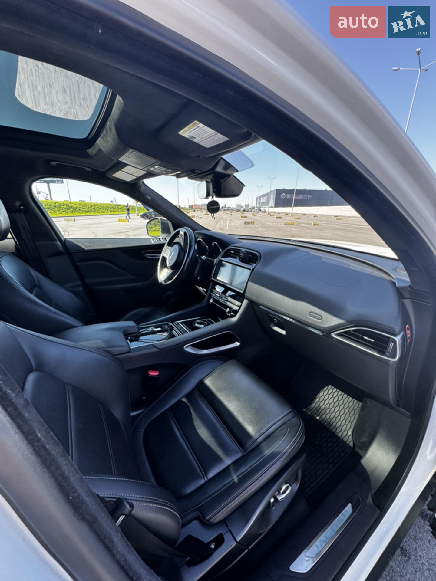 2018 Jaguar F-Pace - мініатюра 10