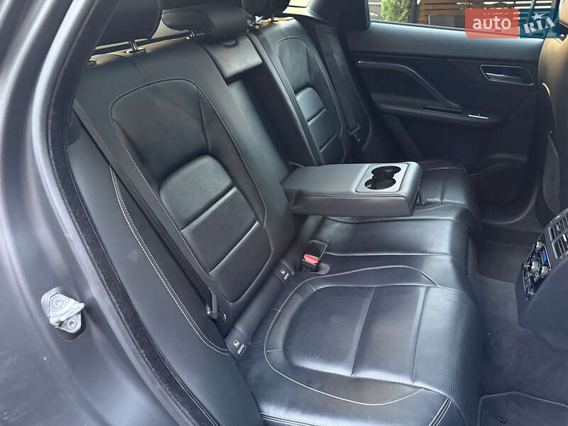 Позашляховик / Кросовер Jaguar F-Pace 2016 в Києві