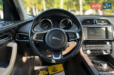 Внедорожник / Кроссовер Jaguar F-Pace 2017 в 